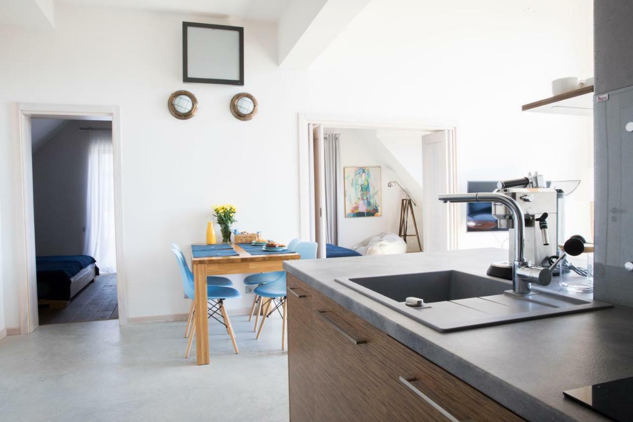 Apartment Port *