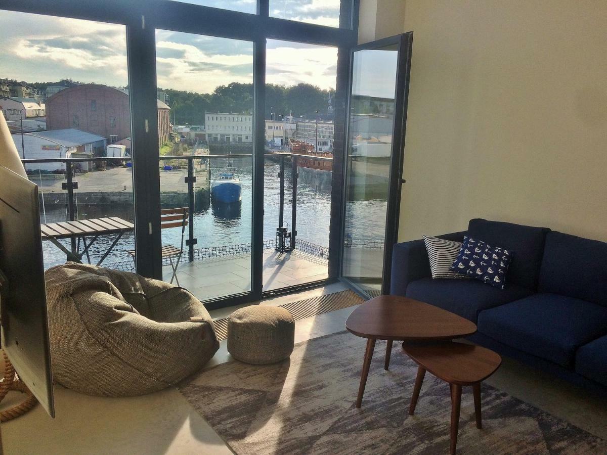 Apartment Port